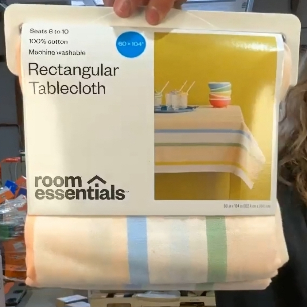 Room Essentials 60" x 104"  Tablecloth Rectangle New